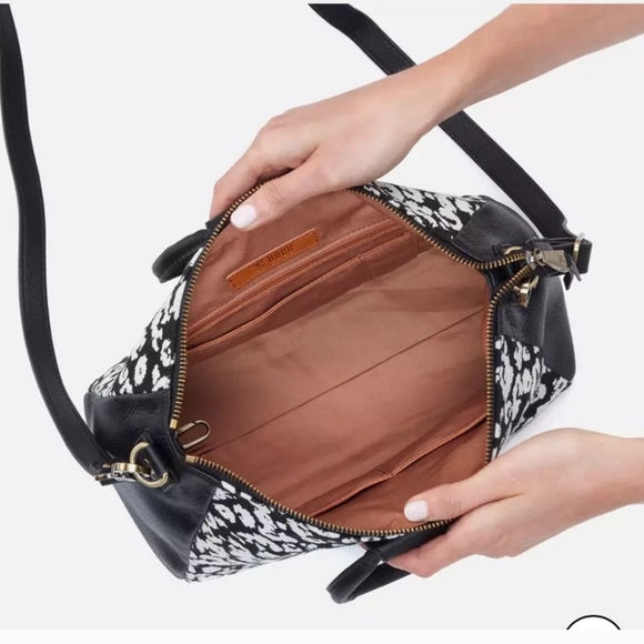 Hobo Sheila Medium Satchel IN Mixed Media  With  Leather Trim - Picture 3 of 4